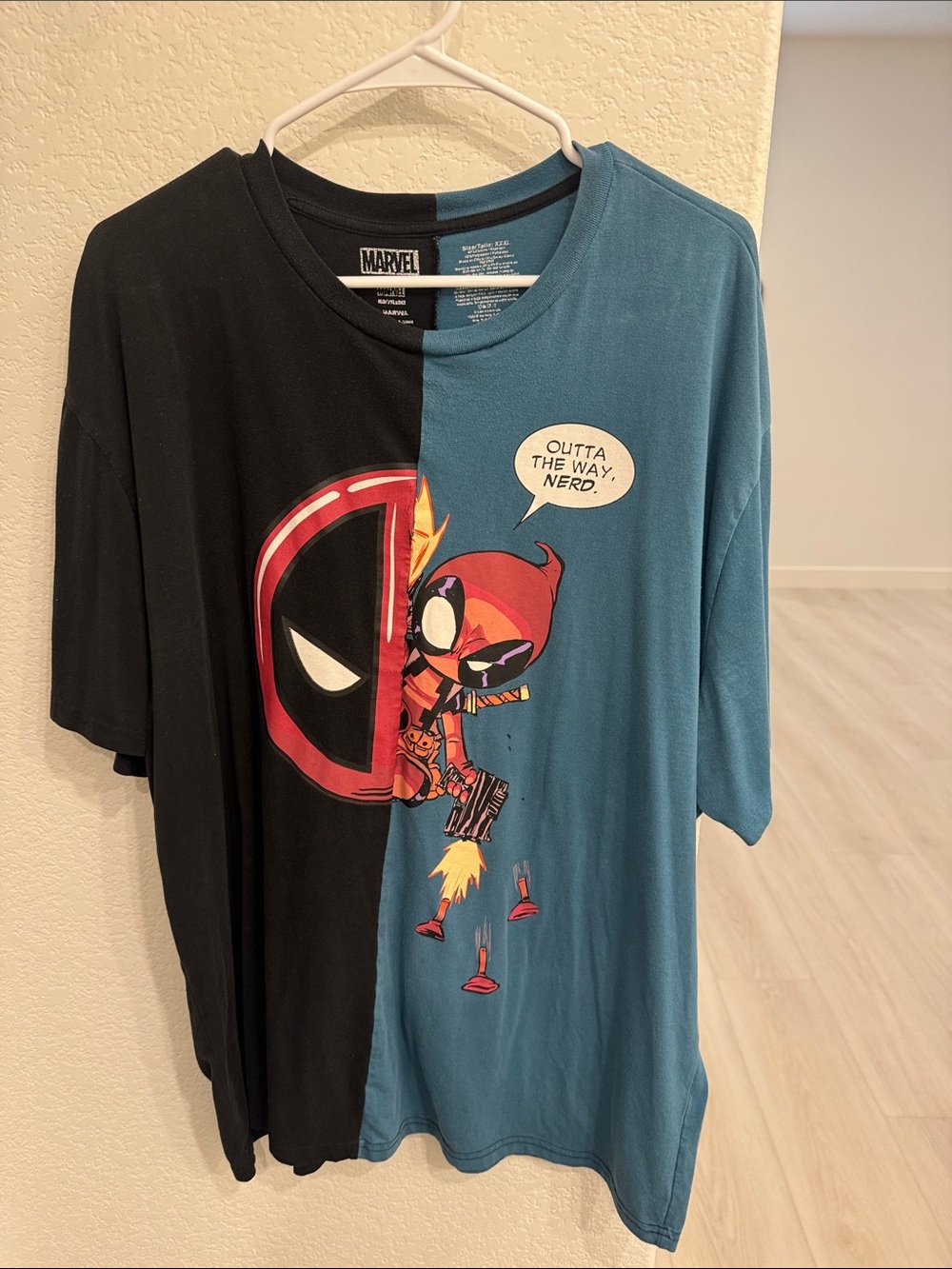 Marvel Men Deadpool Split-Panel Tee - Black & Teal